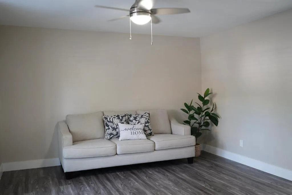 Holiday home Hosting New Villa Tampa